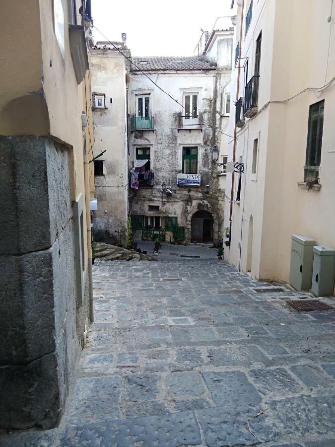 Fronte Al Porto Appartement Salerno Buitenkant foto