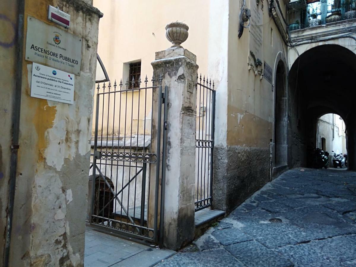 Fronte Al Porto Appartement Salerno Buitenkant foto